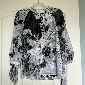 White House black market small blouse.  3/4 length sleeves.  Like new condition.